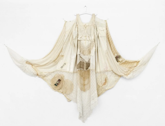 Gown of Stillness - Magie Dominic